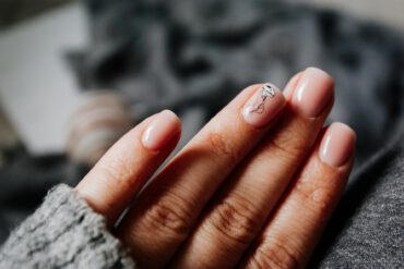 The Dos and Don'ts of Nail Care: Expert Tips for Beautiful Nails